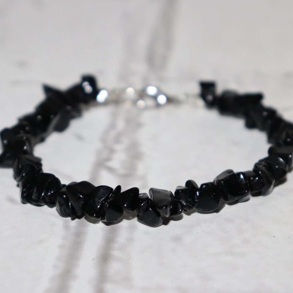 NWOT Natural Black Tourmaline beaded bracelet 7.5"
